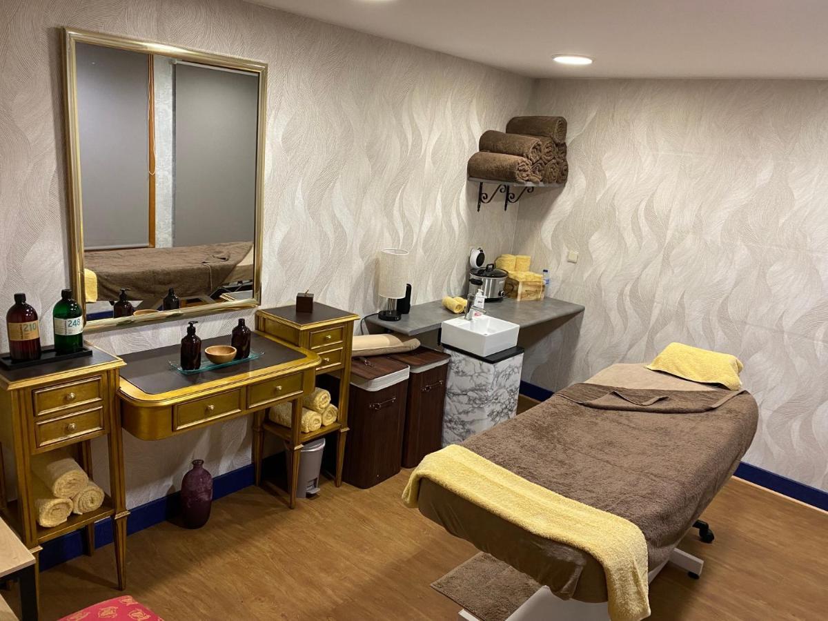 Eurostars Araguaney Hotel Santiago de Compostela Luaran gambar A treatment room at a spa