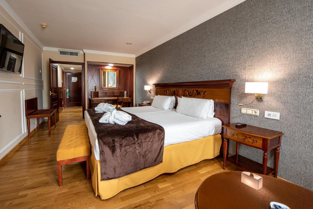 Eurostars Araguaney Hotel Santiago de Compostela Luaran gambar A room at the Hotel San Cristóbal