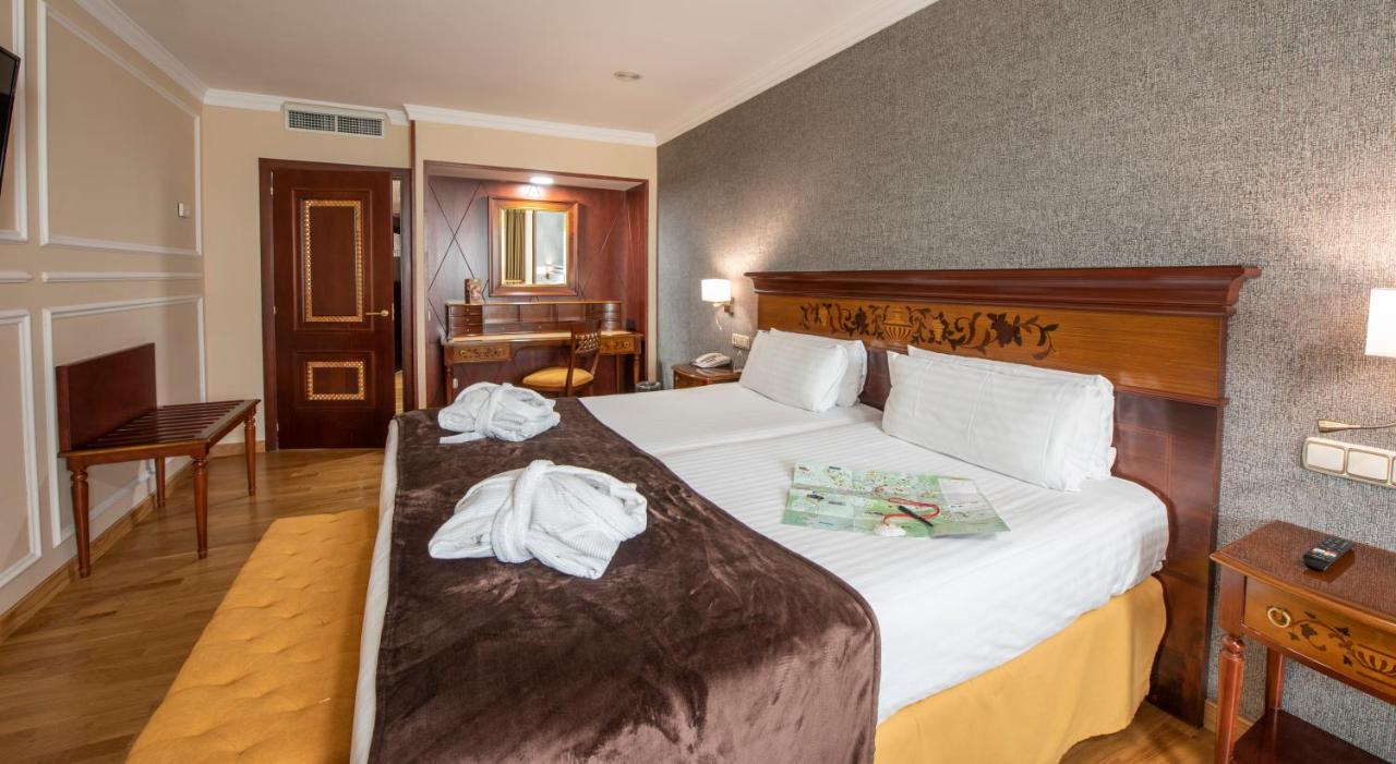 Eurostars Araguaney Hotel Santiago de Compostela Luaran gambar A room at the hotel