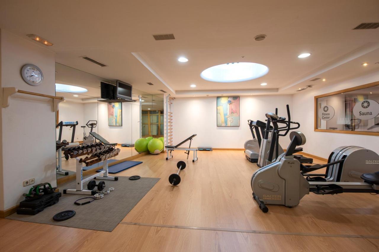 Eurostars Araguaney Hotel Santiago de Compostela Luaran gambar A gym at a hotel