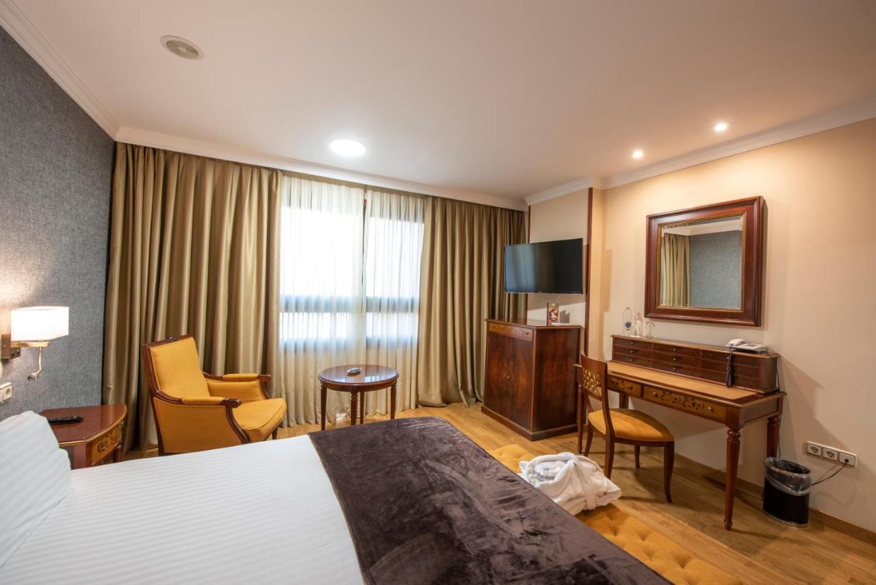 Eurostars Araguaney Hotel Santiago de Compostela Luaran gambar A room at the hotel