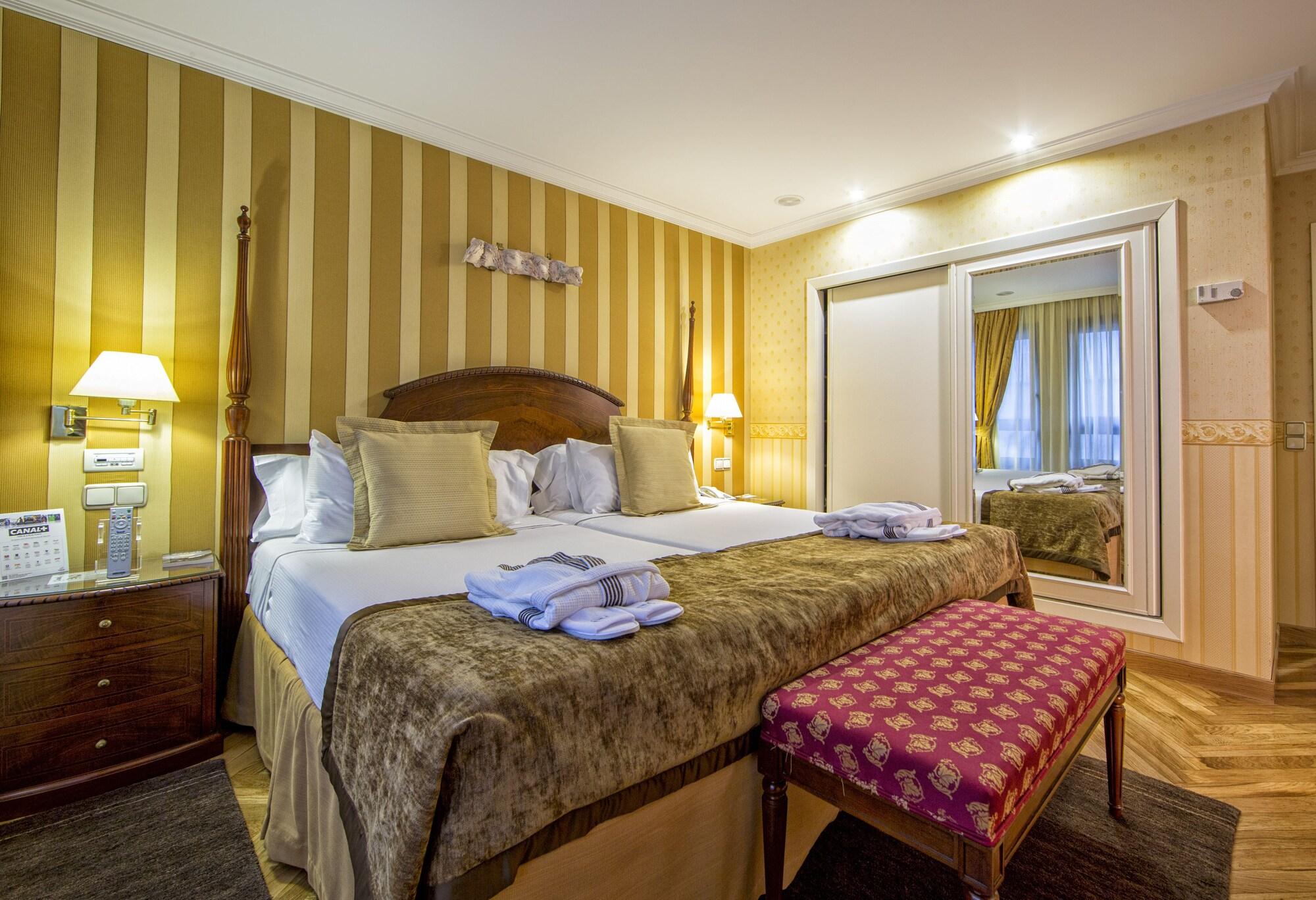 Eurostars Araguaney Hotel Santiago de Compostela Luaran gambar A bedroom at the hotel
