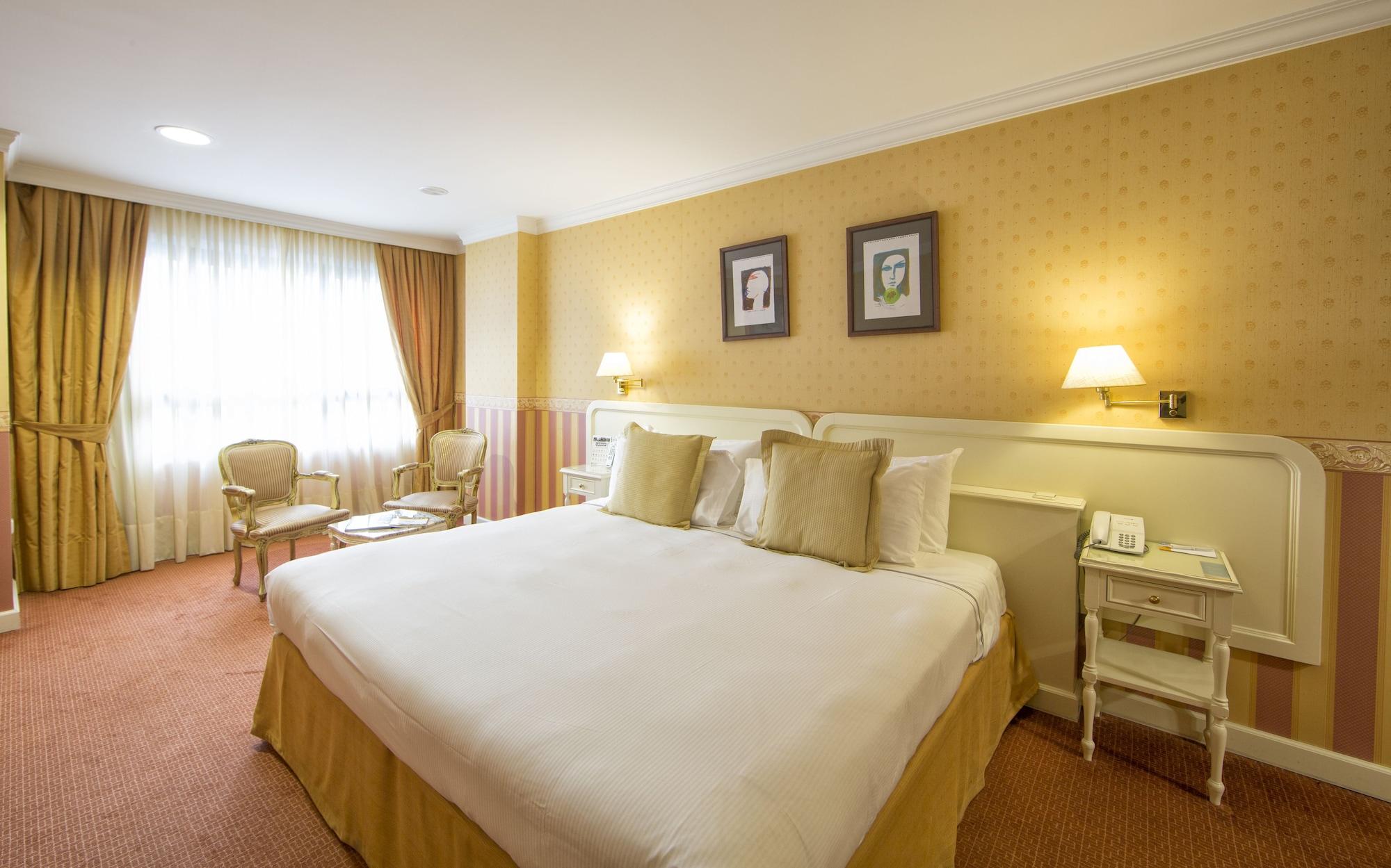 Eurostars Araguaney Hotel Santiago de Compostela Luaran gambar A room at the hotel