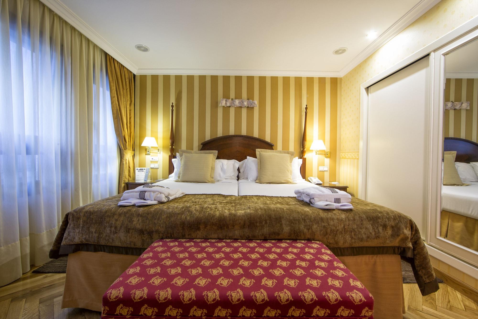 Eurostars Araguaney Hotel Santiago de Compostela Luaran gambar A bedroom at the hotel